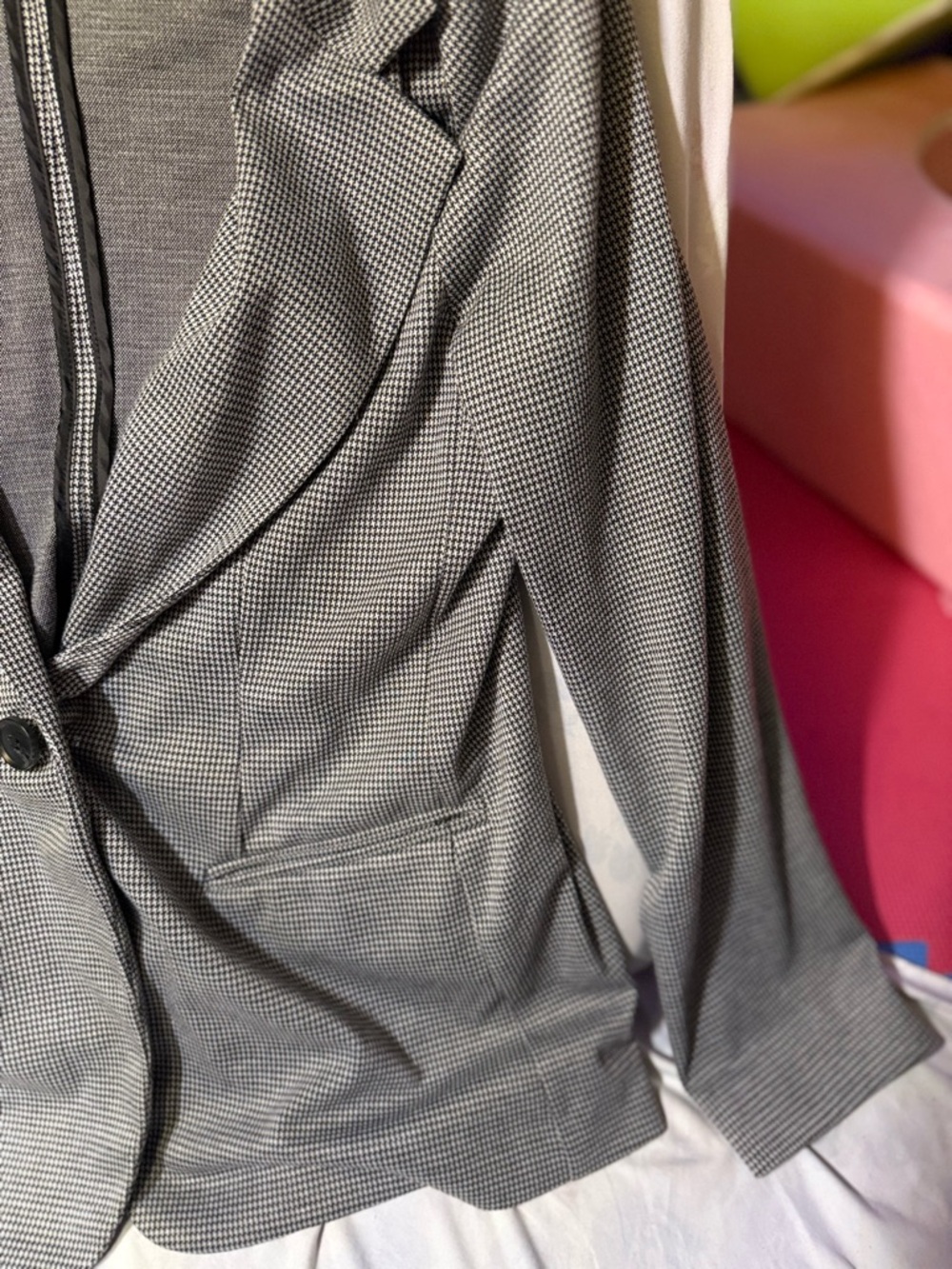 SO Gray Houndstooth Blazer